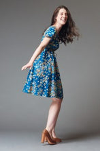 Load image into Gallery viewer, 2010's Deer and Doe Sewing Pattern: Aubépine Dress