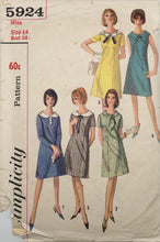 Load image into Gallery viewer, 1960’s Vintage Sewing Pattern: Simplicity 5924