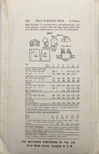 Load image into Gallery viewer, 1960&#39;s Vintage Sewing Pattern: Butterick 3021
