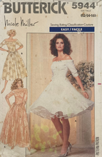 Load image into Gallery viewer, 1987 Vintage Sewing Pattern: Butterick 5944
