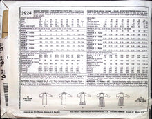 Load image into Gallery viewer, Vintage Sewing Pattern: McCalls 3924
