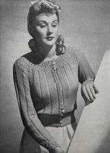 Load image into Gallery viewer, 1940&#39;s Vintage Knitting Booklet: Sun-glo Series 33
