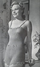 Load image into Gallery viewer, 1940&#39;s Vintage Knitting Booklet: Sun-glo Series 33
