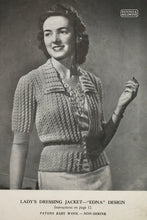 Load image into Gallery viewer, 1940&#39;s Knitting Booklet: Patons &amp; Baldwins&#39; No. 133
