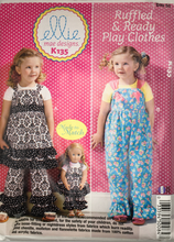 Load image into Gallery viewer, Sewing Pattern: Kwik Sew K135
