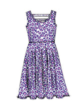 Load image into Gallery viewer, Sewing Pattern: McCalls M7079
