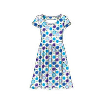 Load image into Gallery viewer, Sewing Pattern: McCalls M7079
