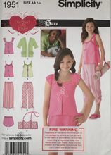 Load image into Gallery viewer, 2011 Sewing Pattern: Simplicity 1951
