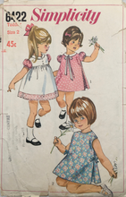 Load image into Gallery viewer, 1965 Vintage Sewing Pattern: Simplicity 6422
