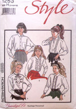 Load image into Gallery viewer, Vintage Sewing Pattern: Style 1253
