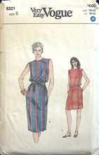 Load image into Gallery viewer, Vintage Sewing Pattern: Vogue 8321

