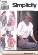 Load image into Gallery viewer, Vintage Sewing Pattern: Simplicity 8256
