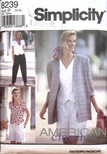 Load image into Gallery viewer, Vintage Sewing Pattern: Simplicity 8239
