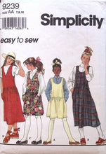 Load image into Gallery viewer, Vintage Sewing Pattern: Simplicity 9239
