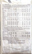 Load image into Gallery viewer, Vintage Sewing Pattern: Vogue 9141
