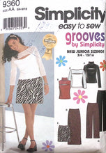 Load image into Gallery viewer, Sewing Pattern: Simplicity 9360
