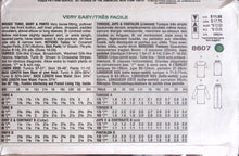 Load image into Gallery viewer, Vintage Sewing Pattern: Vogue 8607
