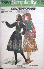 Load image into Gallery viewer, Vintage Sewing pattern: Simplicity 7880
