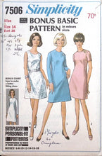 Load image into Gallery viewer, Vintage Sewing Pattern: Simplicity 7506
