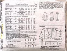 Load image into Gallery viewer, Vintage Sewing Pattern: McCalls 5978
