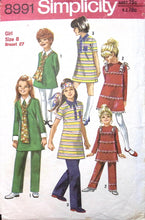 Load image into Gallery viewer, Vintage Sewing Pattern: Simplicity 8991

