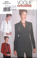 Load image into Gallery viewer, Vintage Sewing Pattern: Vogue 9751

