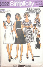 Load image into Gallery viewer, Vintage Sewing Pattern: Simplicity 5622
