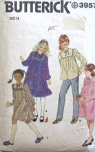 Load image into Gallery viewer, Vintage Sewing Pattern: Butterick 3957
