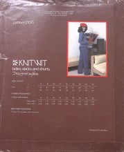 Load image into Gallery viewer, Vintage Sewing Pattern: Knitwit 2100
