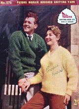 Load image into Gallery viewer, Vintage Knitting Book: Patons No.576
