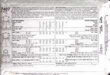 Load image into Gallery viewer, Vintage Sewing Pattern: Simplicity 7407
