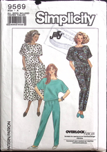 Load image into Gallery viewer, Vintage Sewing Pattern: Simplicity 9569
