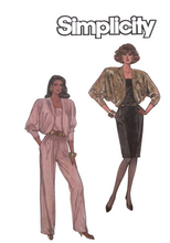 Load image into Gallery viewer, Vintage Sewing Pattern: Simplicity 8350
