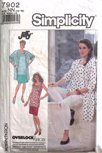 Load image into Gallery viewer, Vintage Sewing Pattern: Simplicity 7902
