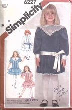 Load image into Gallery viewer, Vintage Sewing Pattern: Simplicity 6227
