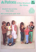 Load image into Gallery viewer, Patons Knitting Book 627
