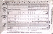 Load image into Gallery viewer, Vintage Sewing Pattern: Simplicity 7352
