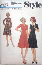 Load image into Gallery viewer, Vintage Sewing Pattern: Style 1127
