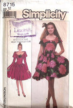 Load image into Gallery viewer, Vintage Sewing Pattern: Simplicity 8715
