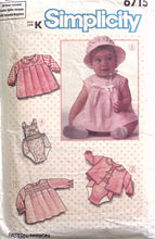 Load image into Gallery viewer, Vintage Sewing Pattern: Simplicity 6715
