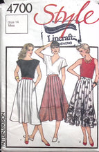 Load image into Gallery viewer, Vintage Sewing Pattern: Style 4700
