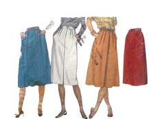Load image into Gallery viewer, Vintage Sewing Pattern: McCalls 8424

