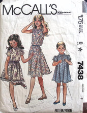 Load image into Gallery viewer, Vintage Sewing Pattern: McCalls 7438
