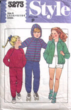 Load image into Gallery viewer, Vintage Sewing Pattern: Style 3273
