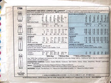 Load image into Gallery viewer, Vintage Sewing Pattern: McCalls 7706
