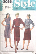 Load image into Gallery viewer, Vintage Sewing Pattern: Style 3088
