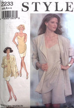 Load image into Gallery viewer, Vintage Sewing Pattern: Style 2233
