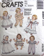 Load image into Gallery viewer, Vintage Sewing Pattern: McCalls 4907

