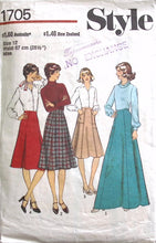 Load image into Gallery viewer, Vintage Sewing Pattern: Style 1705
