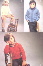 Load image into Gallery viewer, Vintage Patons Knitting Book 661
